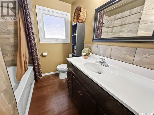 417 Central Avenue S, Swift Current, SK - Indoor Photo Showing Bathroom