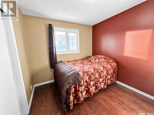 417 Central Avenue S, Swift Current, SK - Indoor Photo Showing Bedroom