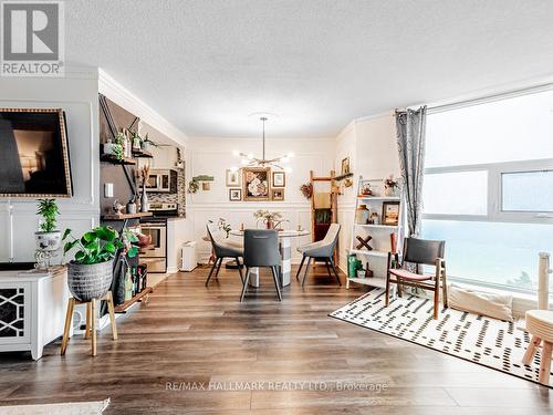 1115 - 20 Dean Park Road, Toronto, ON - Indoor Photo Showing Living Room