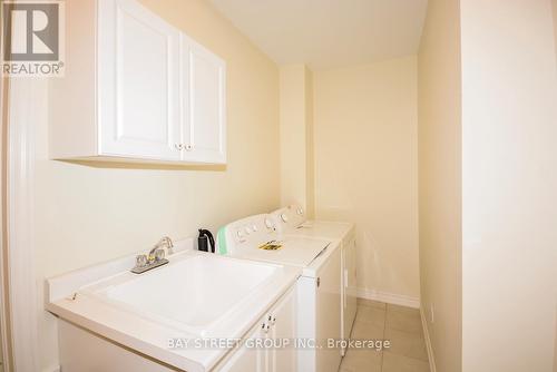 479 Terrace Way, Oakville, ON - Indoor Photo Showing Laundry Room