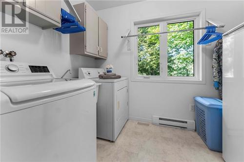 125 Clem Trail, Westmeath, ON - Indoor Photo Showing Laundry Room