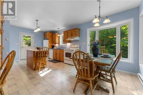 125 Clem Trail, Westmeath, ON - Indoor Photo Showing Dining Room