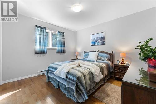 125 Clem Trail, Westmeath, ON - Indoor Photo Showing Bedroom