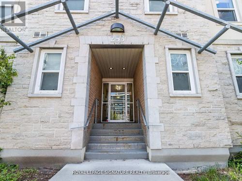 101 - 253 Lester Street, Waterloo, ON - Outdoor