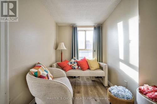 406 - 106 Carden Street, Guelph, ON - Indoor Photo Showing Living Room