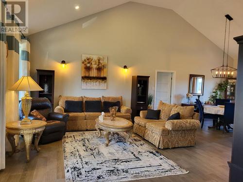 1496 Drummond School Road, Drummond/North Elmsley, ON - Indoor Photo Showing Living Room