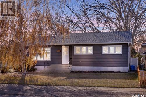 226 5Th Avenue E, Gravelbourg, SK - Outdoor