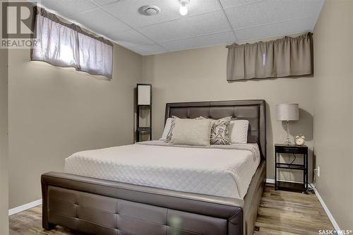 226 5Th Avenue E, Gravelbourg, SK - Indoor Photo Showing Bedroom