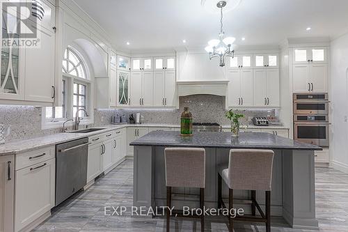 10 Costner Place, Caledon, ON - Indoor Photo Showing Kitchen With Upgraded Kitchen