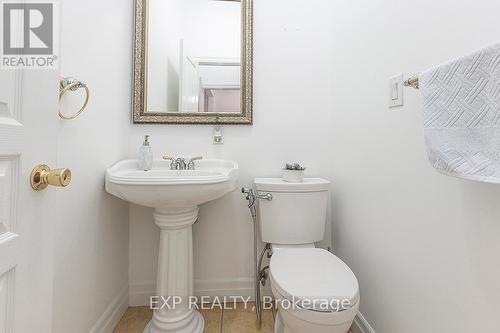 10 Costner Place, Caledon, ON - Indoor Photo Showing Bathroom