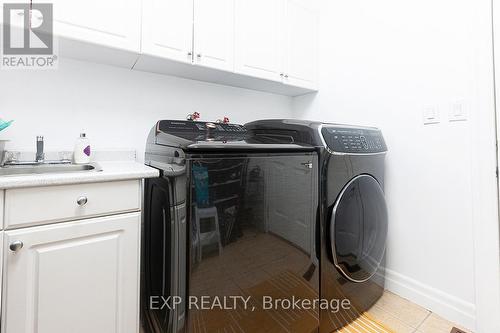 10 Costner Place, Caledon, ON - Indoor Photo Showing Laundry Room