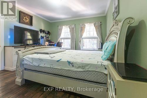 10 Costner Place, Caledon, ON - Indoor Photo Showing Bedroom