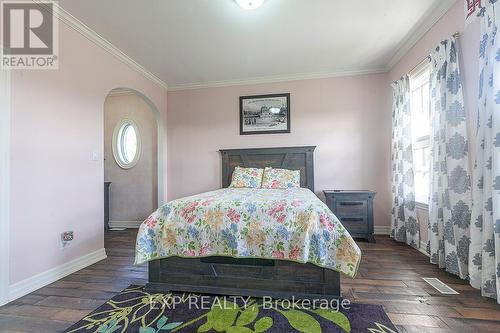 10 Costner Place, Caledon, ON - Indoor Photo Showing Bedroom