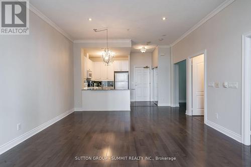 1805 - 350 Princess Royal Drive, Mississauga, ON - Indoor Photo Showing Kitchen