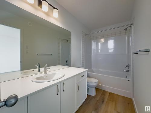 1308 13 Av Nw, Edmonton, AB - Indoor Photo Showing Bathroom