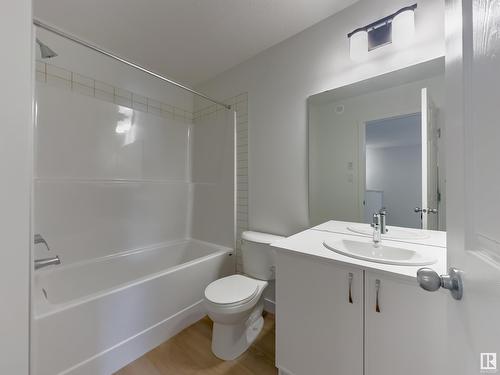 1308 13 Av Nw, Edmonton, AB - Indoor Photo Showing Bathroom