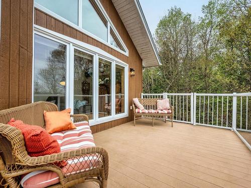 Terrasse - 658 Ch. Du Val-Des-Monts, Saint-Adolphe-D'Howard, QC - Outdoor With Deck Patio Veranda With Exterior