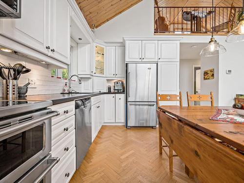 Cuisine - 658 Ch. Du Val-Des-Monts, Saint-Adolphe-D'Howard, QC - Indoor Photo Showing Kitchen With Upgraded Kitchen