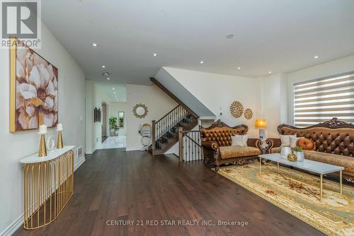 1 Goodview Drive, Brampton, ON - Indoor Photo Showing Living Room