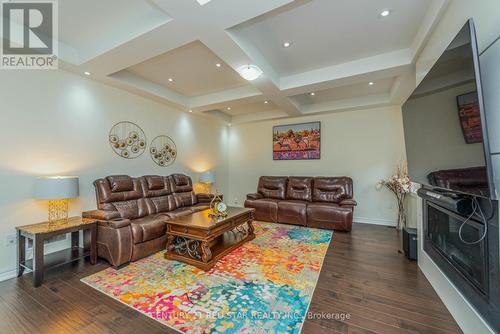 1 Goodview Drive, Brampton, ON - Indoor Photo Showing Living Room