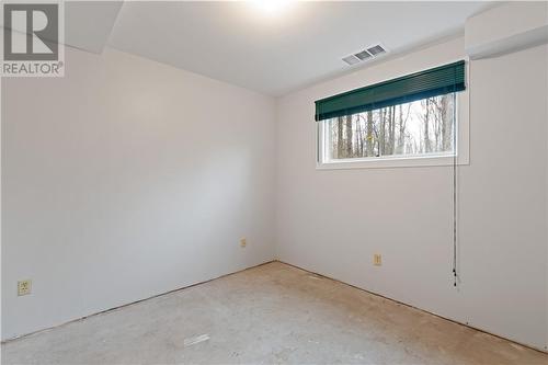 11155 Zeron Road, South Dundas, ON - Indoor Photo Showing Other Room