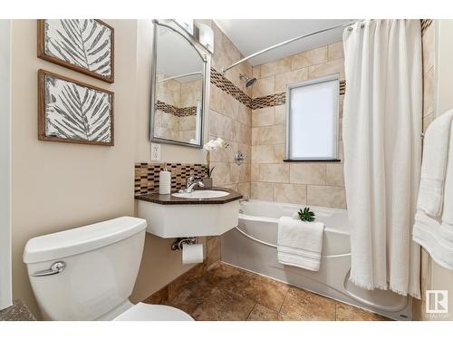 11343 54 St Nw, Edmonton, AB - Indoor Photo Showing Bathroom