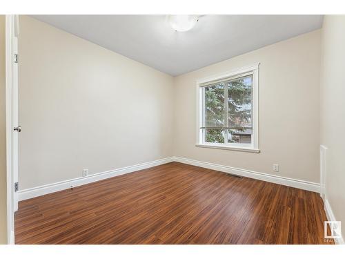 11343 54 St Nw, Edmonton, AB - Indoor Photo Showing Other Room