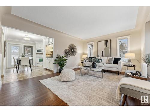 11343 54 St Nw, Edmonton, AB - Indoor Photo Showing Living Room