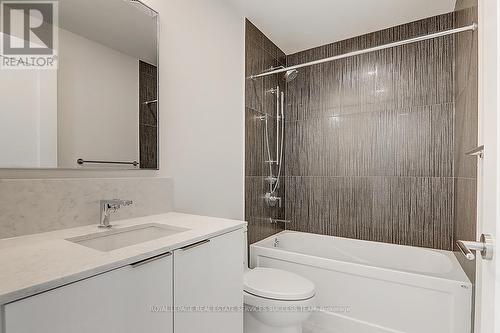 4404 - 28 Freeland Street, Toronto, ON - Indoor Photo Showing Bathroom