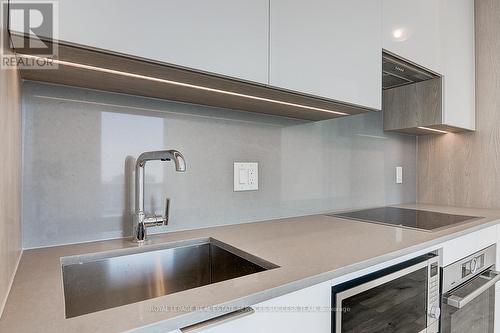 4404 - 28 Freeland Street, Toronto, ON - Indoor Photo Showing Kitchen