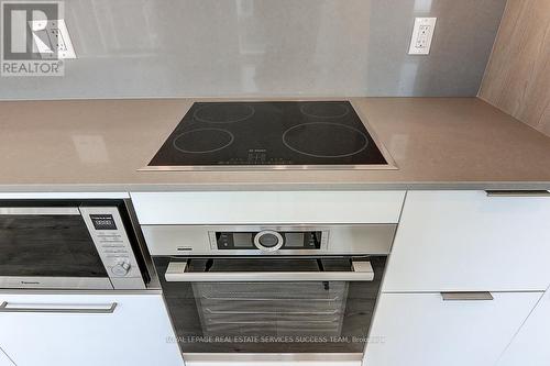 4404 - 28 Freeland Street, Toronto, ON - Indoor Photo Showing Kitchen