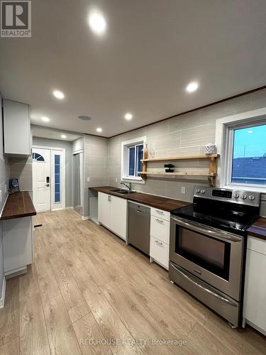 52 Charlbrook Avenue, Barrie, ON - Indoor Photo Showing Kitchen With Stainless Steel Kitchen