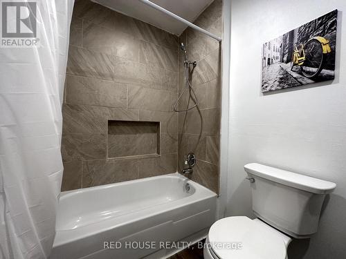 52 Charlbrook Avenue, Barrie, ON - Indoor Photo Showing Bathroom