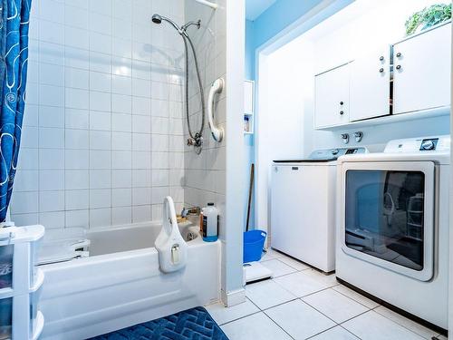 Salle de bains - 3128  - 3140 103E Avenue, Shawinigan, QC - Indoor Photo Showing Laundry Room