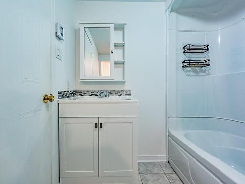 Salle de bains - 3128  - 3140 103E Avenue, Shawinigan, QC - Indoor Photo Showing Bathroom