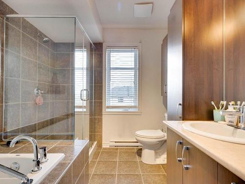 Bathroom - 302-4971 Av. Eliot, Laval (Chomedey), QC - Indoor Photo Showing Bathroom