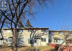 8 Dovercliffe Way SE  Calgary, AB T2B 2C6