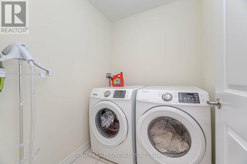 1033 Cameo Street, Pickering, ON - Indoor Photo Showing Laundry Room