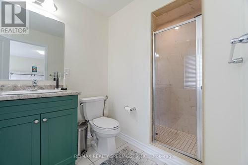 1033 Cameo Street, Pickering, ON - Indoor Photo Showing Bathroom