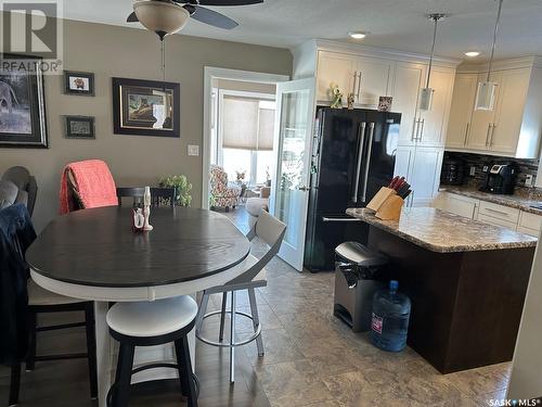 Iroquois Lake, Saskatchewan - Indoor Photo Showing Dining Room