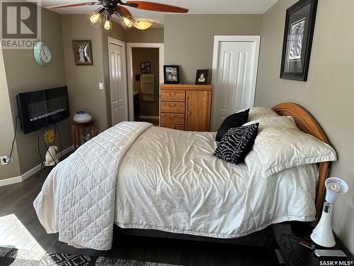 Iroquois Lake, Saskatchewan - Indoor Photo Showing Bedroom