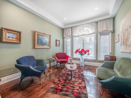 65 Charles St, Vaughan, ON - Indoor Photo Showing Living Room