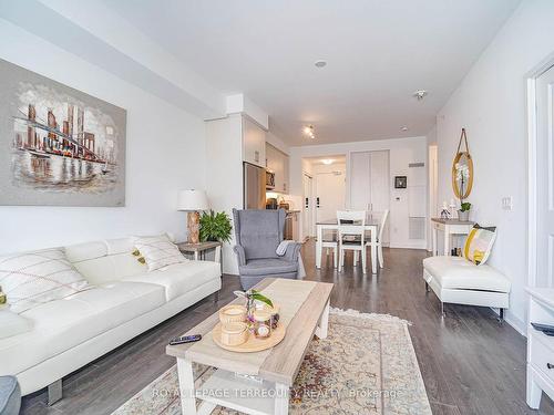 1808-85 Oneida Cres, Richmond Hill, ON - Indoor Photo Showing Living Room