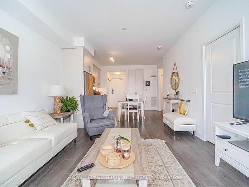 1808-85 Oneida Cres, Richmond Hill, ON - Indoor Photo Showing Living Room