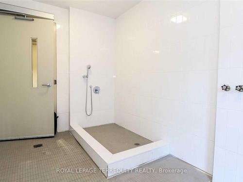 1808-85 Oneida Cres, Richmond Hill, ON - Indoor Photo Showing Bathroom