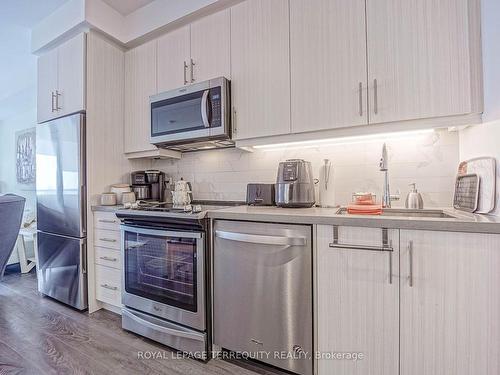 1808-85 Oneida Cres, Richmond Hill, ON - Indoor Photo Showing Kitchen