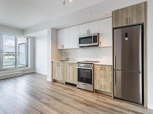 703-1195 The Queensway Ave, Toronto, ON - Indoor Photo Showing Kitchen