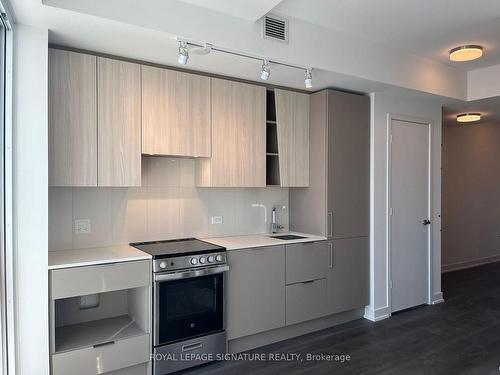 3311-3900 Confederation Pkwy, Mississauga, ON - Indoor Photo Showing Kitchen