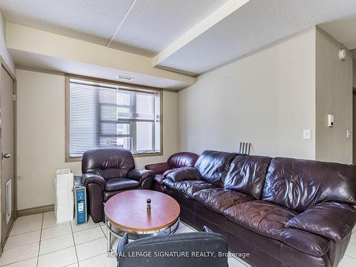 206-251 Lester St, Waterloo, ON - Indoor Photo Showing Living Room