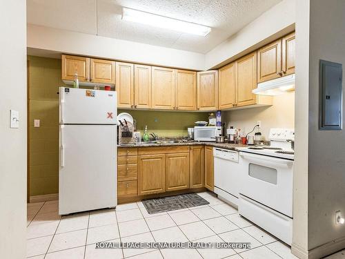 101-253 Lester St, Waterloo, ON - Indoor Photo Showing Kitchen With Double Sink